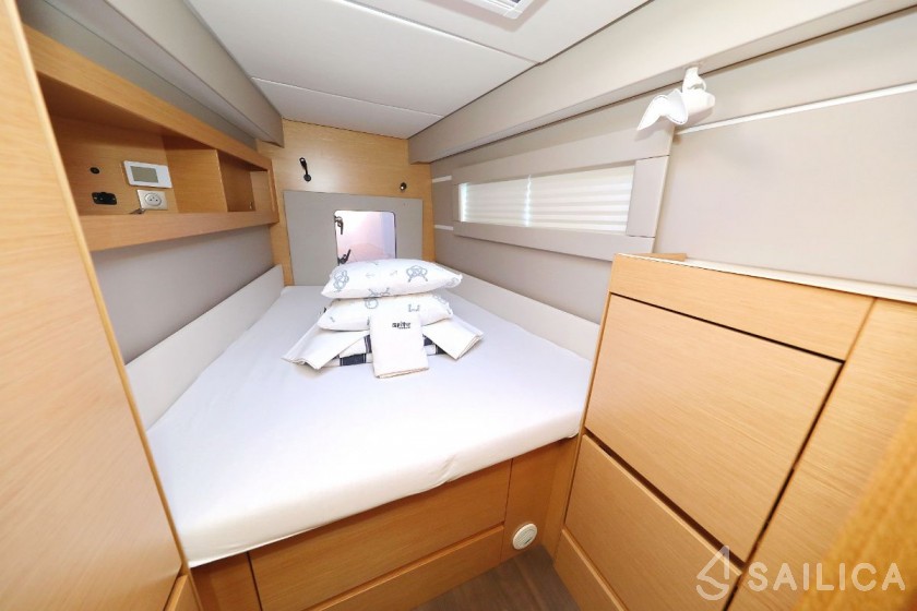 Nautitech 46 Fly - Yacht Charter Sailica
