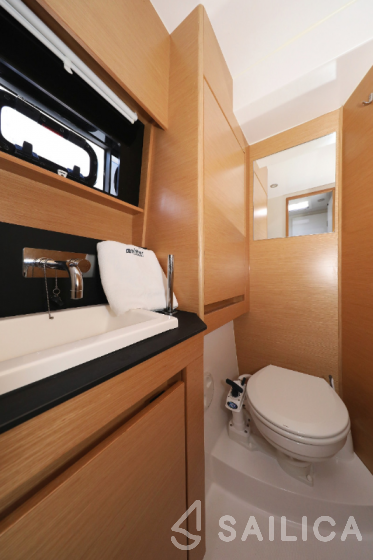 Nautitech 46 Fly - Yacht Charter Sailica