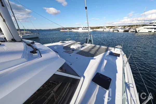 Nautitech 46 Fly - Yacht Charter Sailica