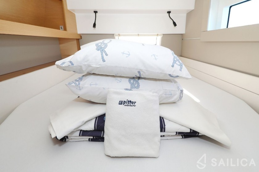 Nautitech 46 Fly - Yacht Charter Sailica