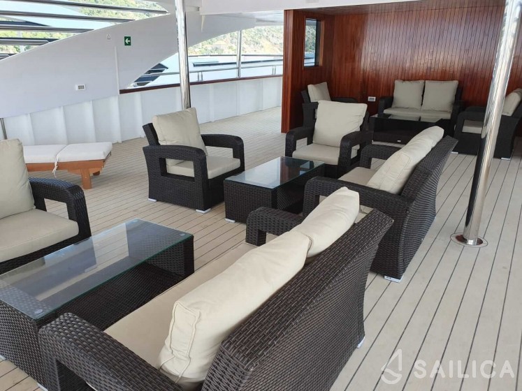 Motor Sailer 158 - Yacht Charter Sailica