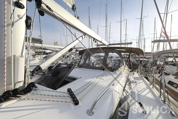 Bavaria C38 - Yacht Charter Sailica