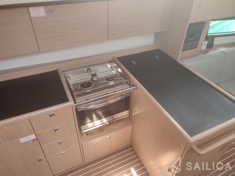 Bavaria C38 - Yacht Charter Sailica