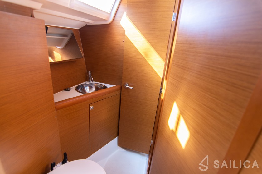 Sun Odyssey 349 - Yacht Charter Sailica