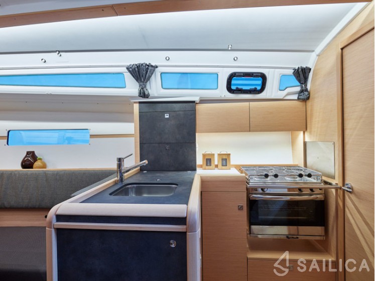 Sun Odyssey 349 - Yacht Charter Sailica