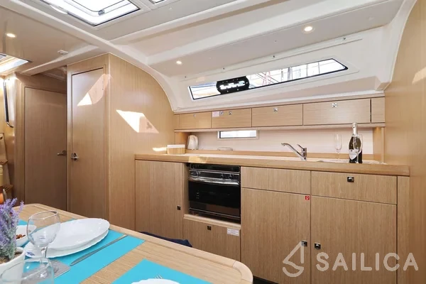 Bavaria Cruiser 41 Style - Yacht Charter Sailica
