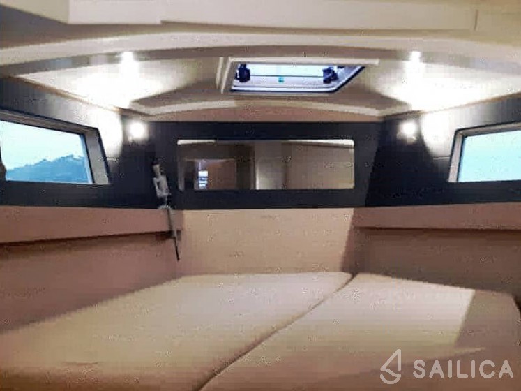 Oceanis 41.1 - Yacht Charter Sailica