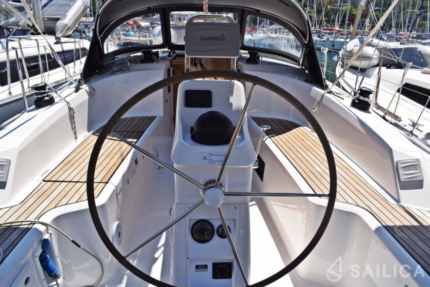 Bavaria 34 Cruiser - Yacht Charter Sailica