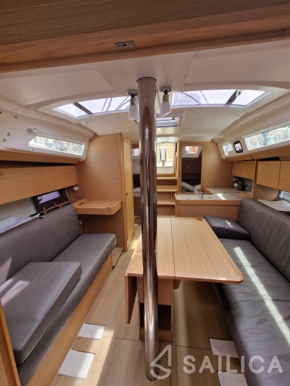 Dufour 360 GL - Yacht Charter Sailica