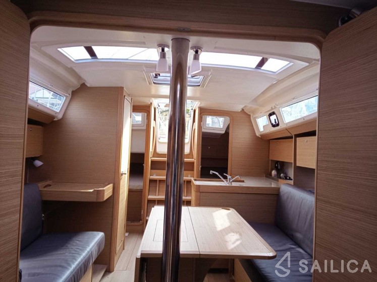 Dufour 360 GL - Yacht Charter Sailica