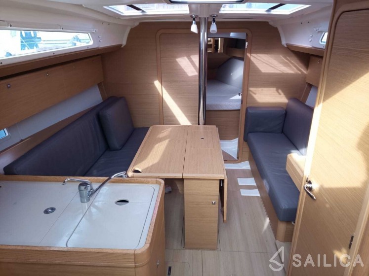 Dufour 360 GL - Yacht Charter Sailica