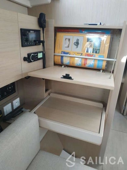 Oceanis 38.1 - Yacht Charter Sailica