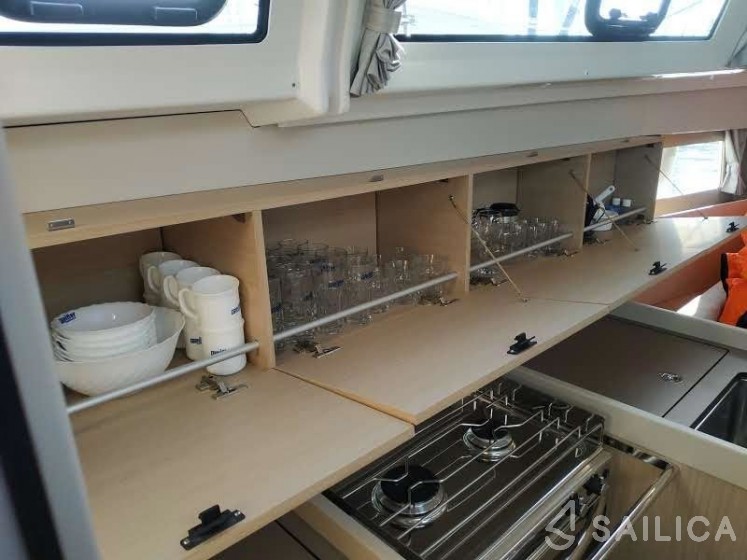 Oceanis 38.1 - Yacht Charter Sailica