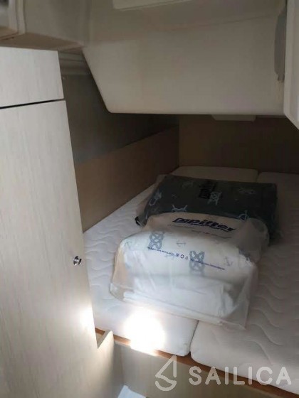 Oceanis 38.1 - Yacht Charter Sailica