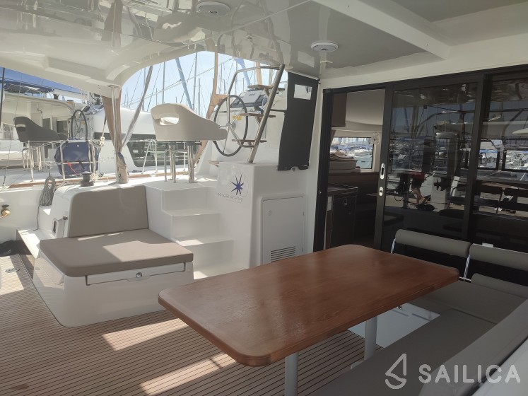 Lagoon 42 - Yacht Charter Sailica