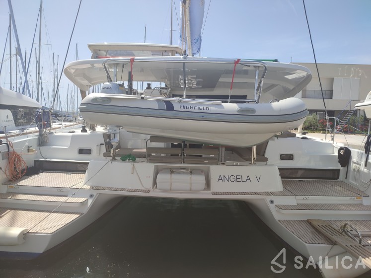 Lagoon 42 - Yacht Charter Sailica