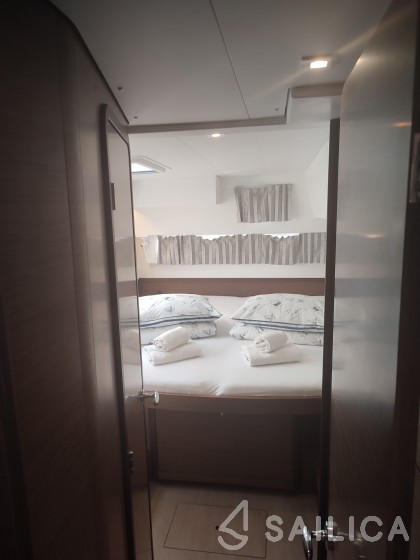 Lagoon 42 - Yacht Charter Sailica