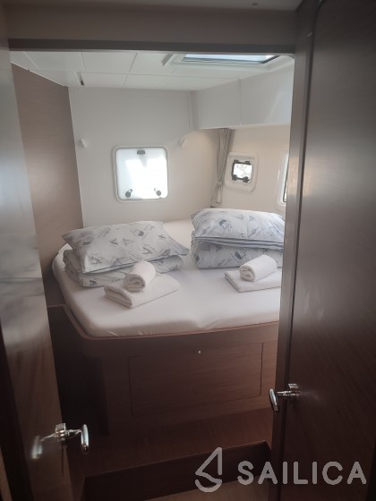 Lagoon 42 - Yacht Charter Sailica