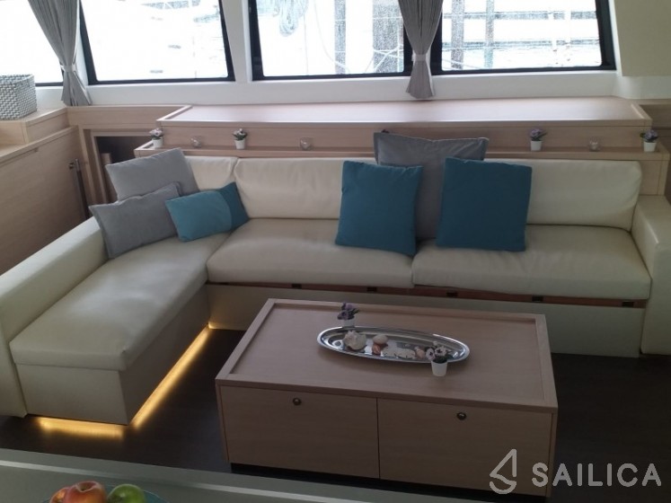 Lagoon 620 - Yacht Charter Sailica
