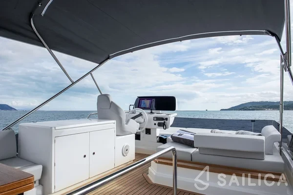 Ferretti 500 - Yacht Charter Sailica