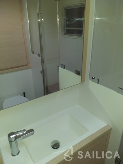 Lagoon 620 - Yacht Charter Sailica
