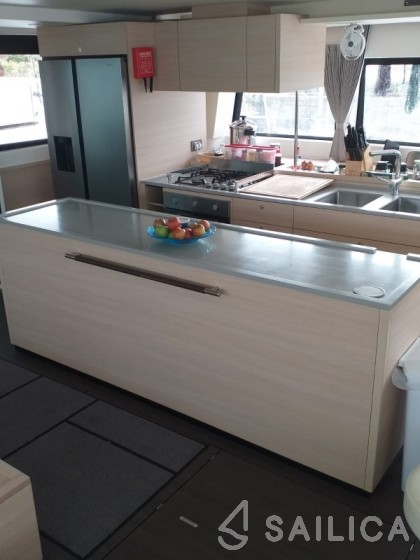 Lagoon 620 - Yacht Charter Sailica