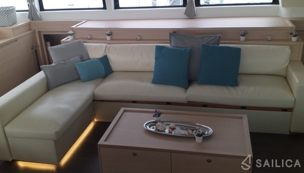 Lagoon 620 - Yacht Charter Sailica