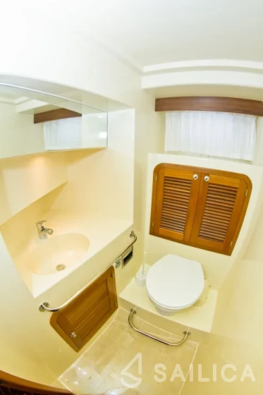 Adagio Europa 51.5 - Yacht Charter Sailica