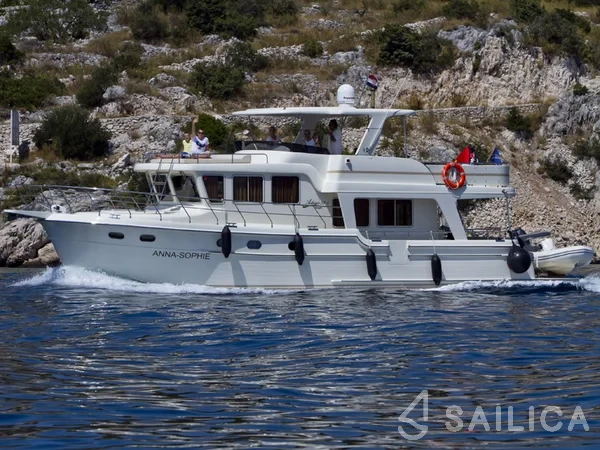Adagio Europa 51.5 - Yacht Charter Sailica
