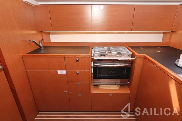 Bavaria C42 - Yacht Charter Sailica