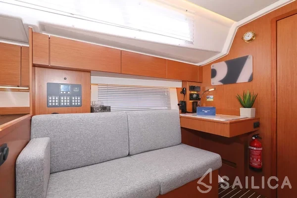 Bavaria C42 - Yacht Charter Sailica