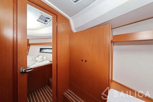 Bavaria C42 - Yacht Charter Sailica