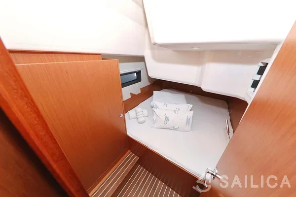 Bavaria C42 - Yacht Charter Sailica