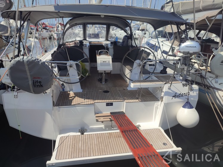 Bavaria C42 - Yacht Charter Sailica