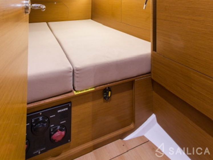 Sun Odyssey 440 - Yacht Charter Sailica