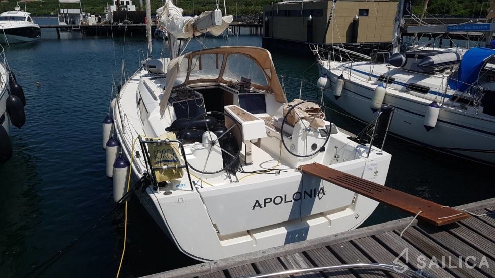 Dufour 310 GL - Yacht Charter Sailica