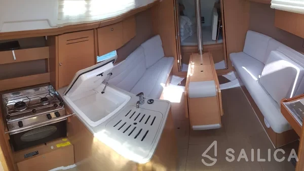 Dufour 310 GL - Yacht Charter Sailica