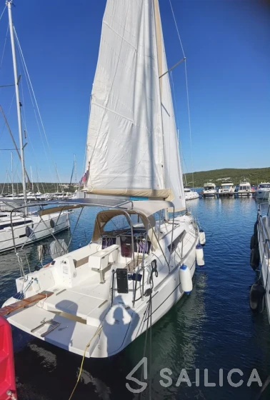 Dufour 310 GL - Yacht Charter Sailica