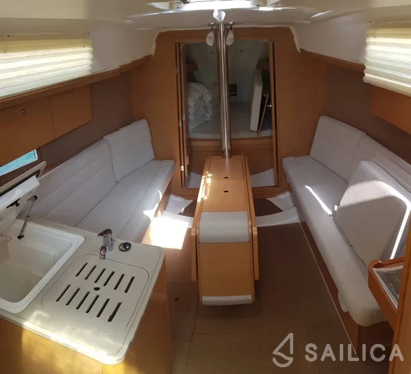 Dufour 310 GL - Yacht Charter Sailica