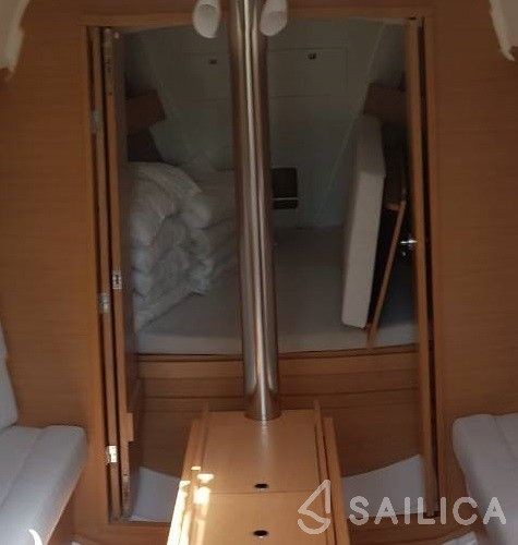 Dufour 310 GL - Yacht Charter Sailica