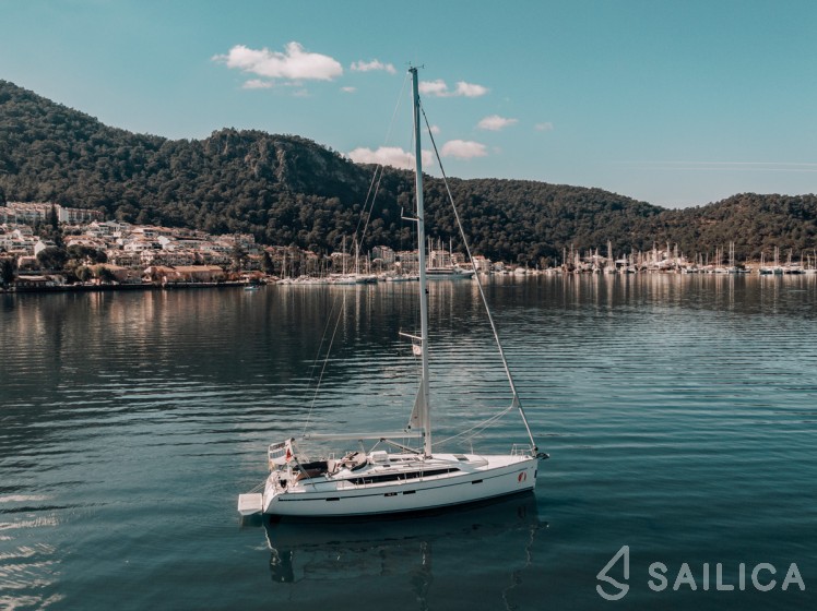 Bavaria 46 Cruiser - Yacht Charter Sailica
