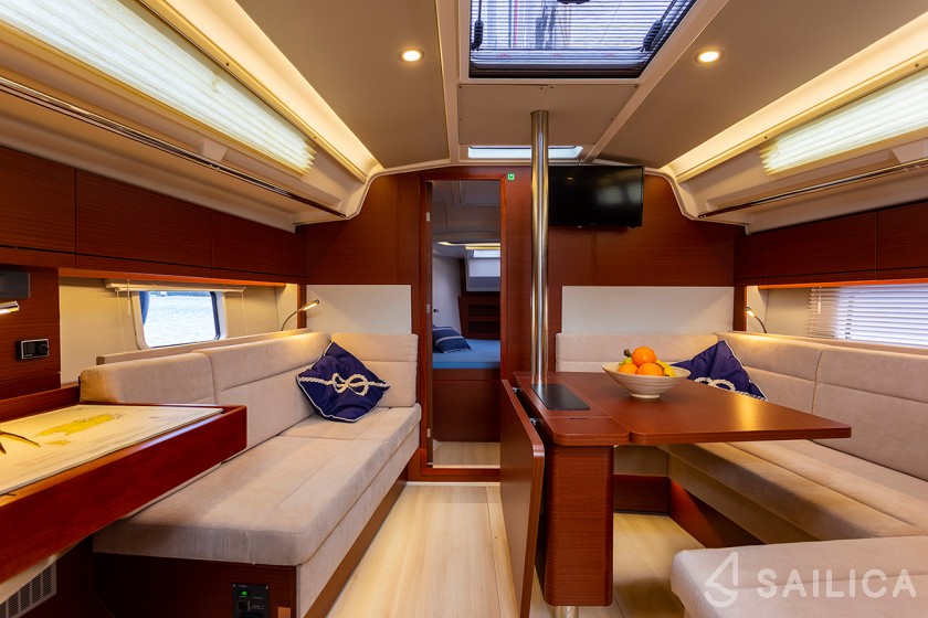 Hanse 418 - Yacht Charter Sailica