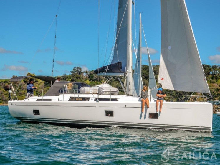 Hanse 418 - Yacht Charter Sailica