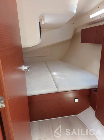 Hanse 418 - Yacht Charter Sailica