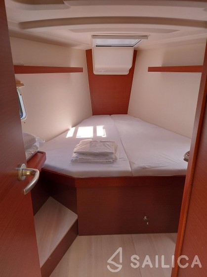 Hanse 418 - Yacht Charter Sailica