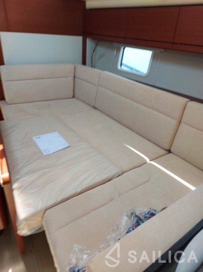 Hanse 418 - Yacht Charter Sailica