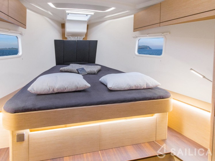 Hanse 418 - Yacht Charter Sailica