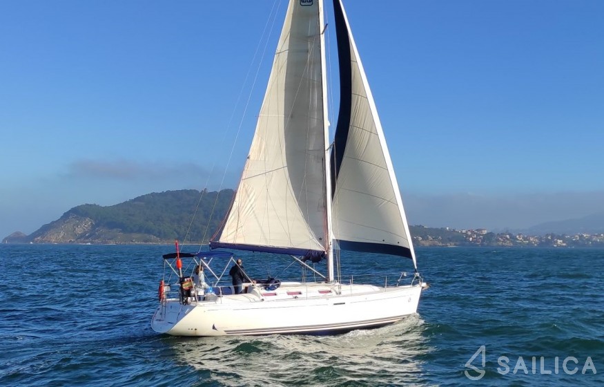 Dufour 385 GL - Yacht Charter Sailica