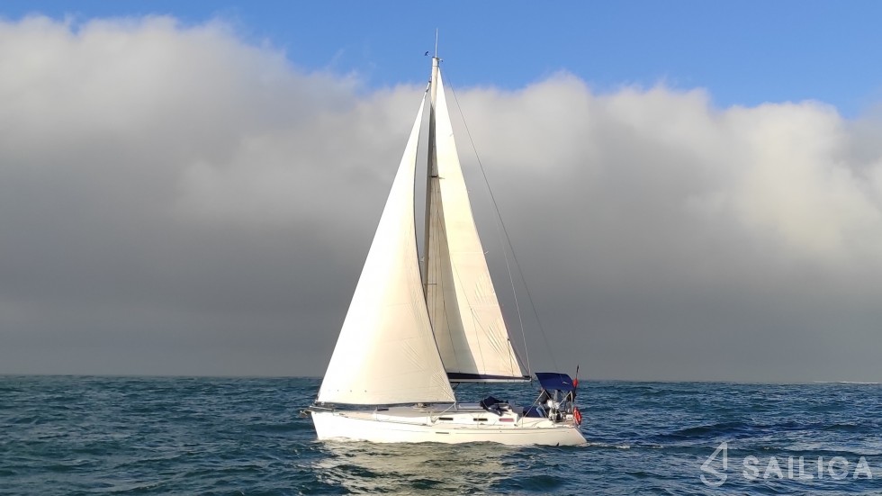 Dufour 385 GL - Yacht Charter Sailica