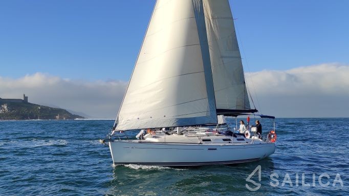 Dufour 385 GL - Yacht Charter Sailica